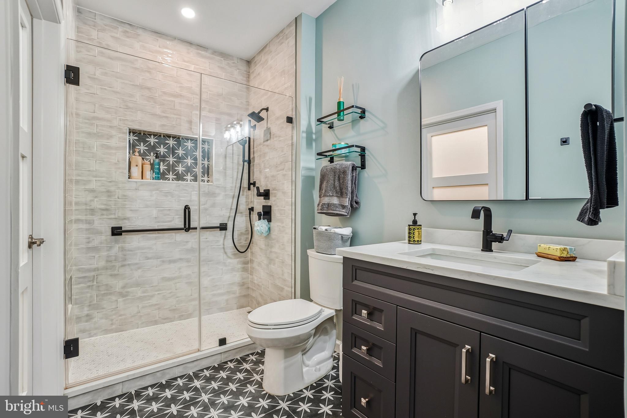 THE COLONNADE AT KENTLANDS - Residential