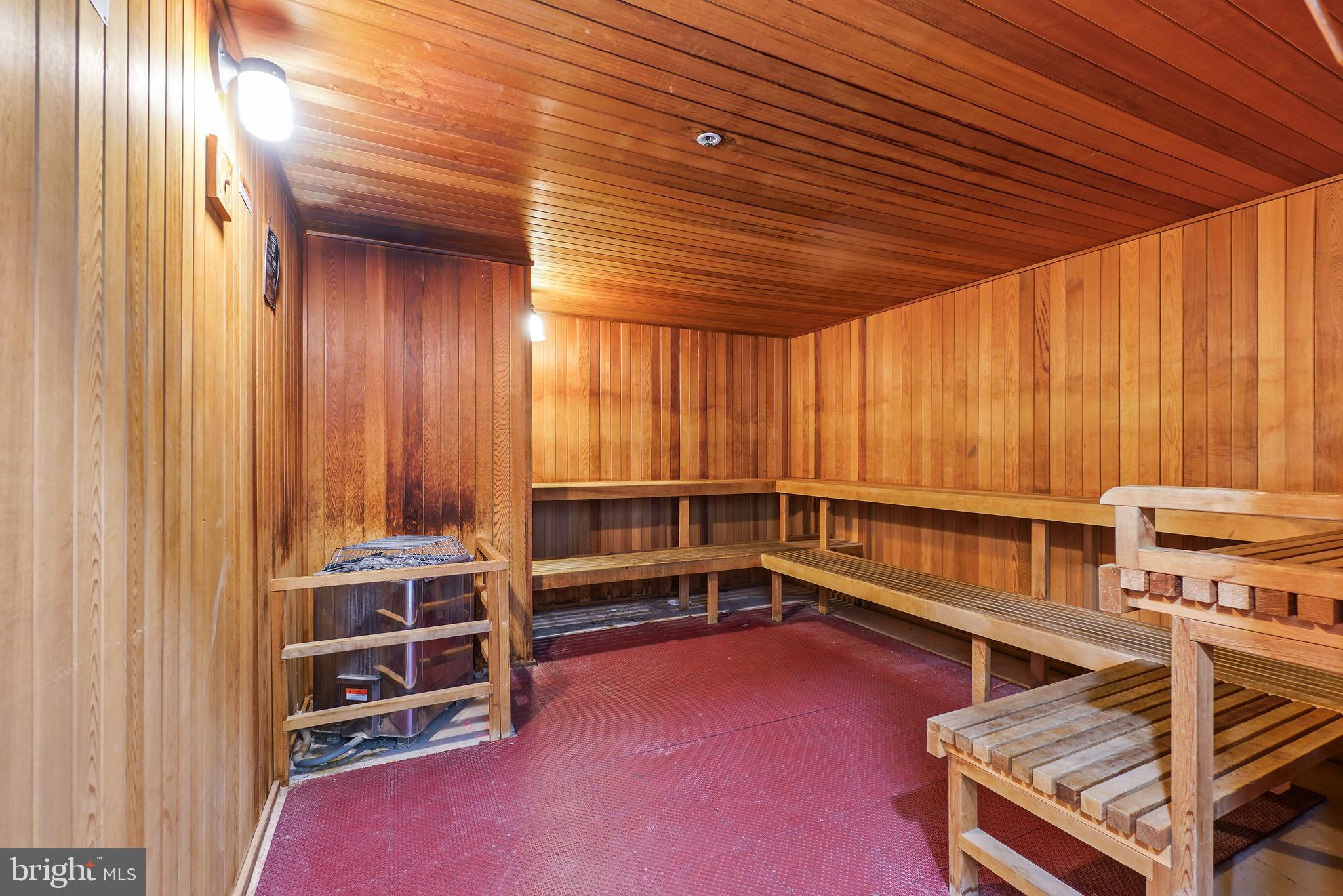 THE COLONNADE AT KENTLANDS - Residential