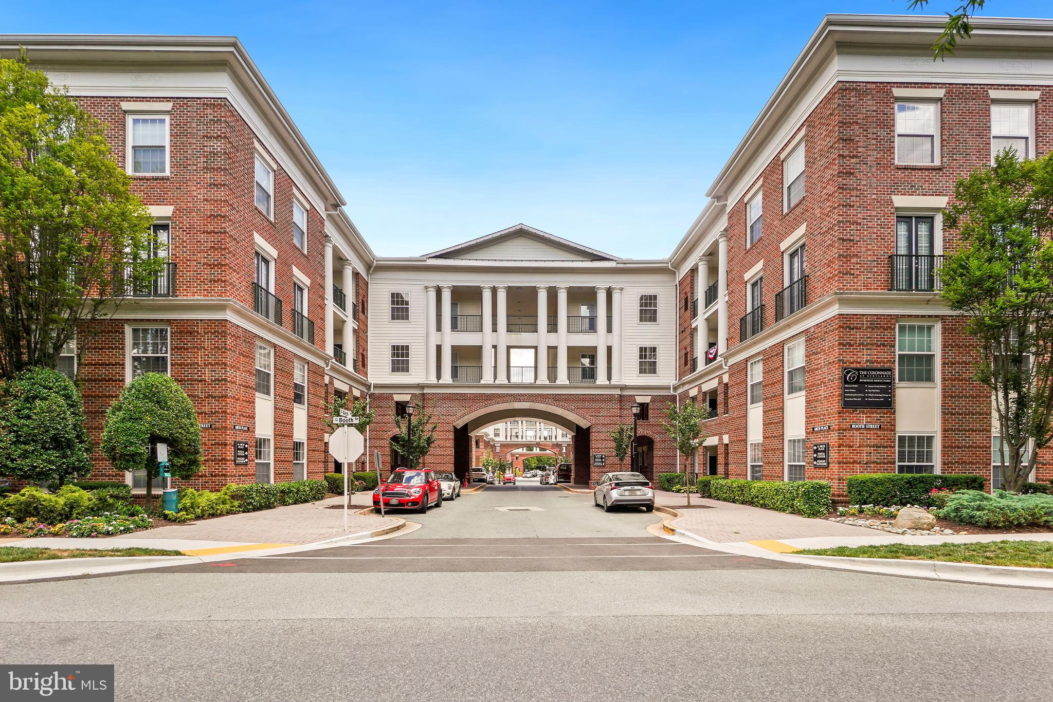 THE COLONNADE AT KENTLANDS - Residential