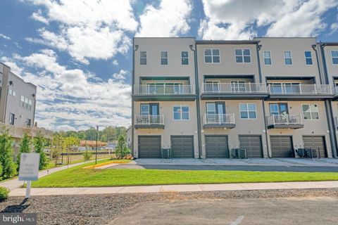 14350 YESLER AVENUE 4 CHANTILLY VA 20151