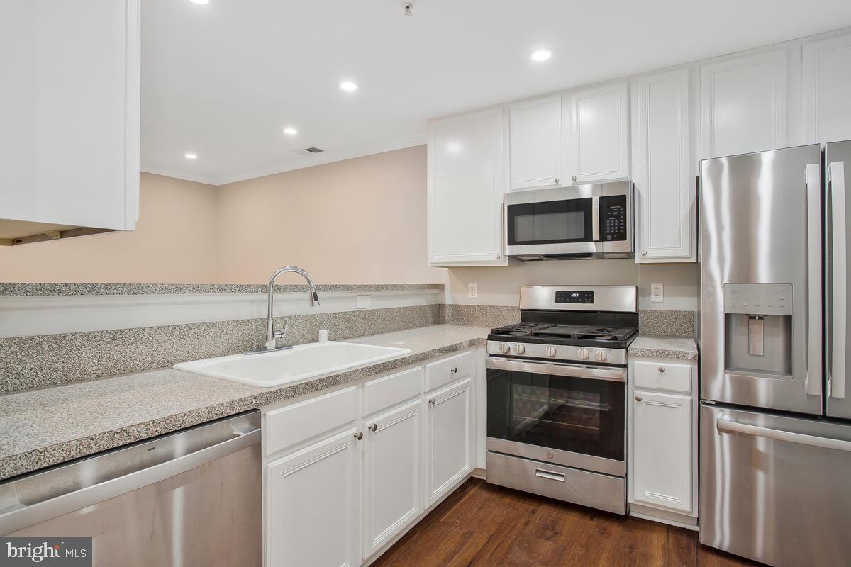 GREENBELT LAKE VILLAGE - Residential