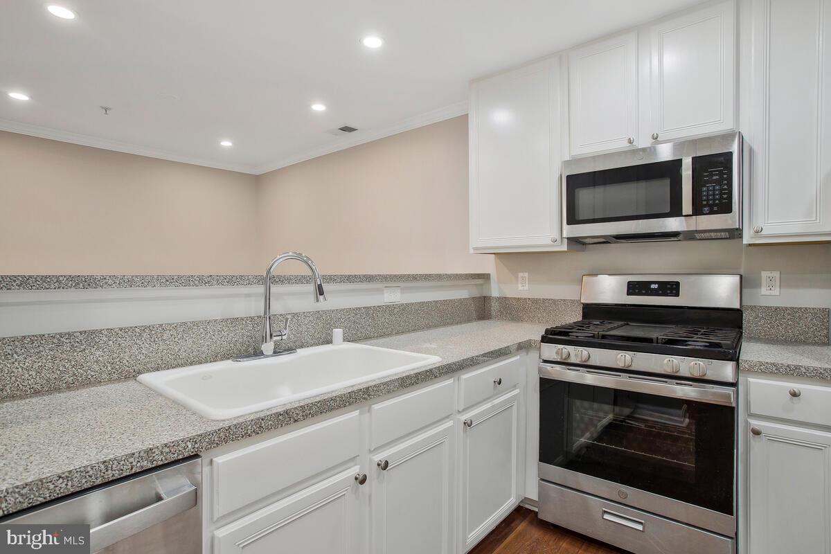 GREENBELT LAKE VILLAGE - Residential