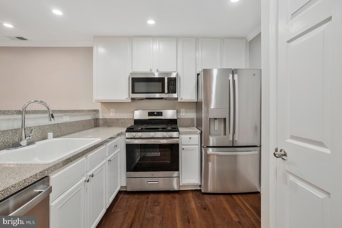 GREENBELT LAKE VILLAGE - Residential