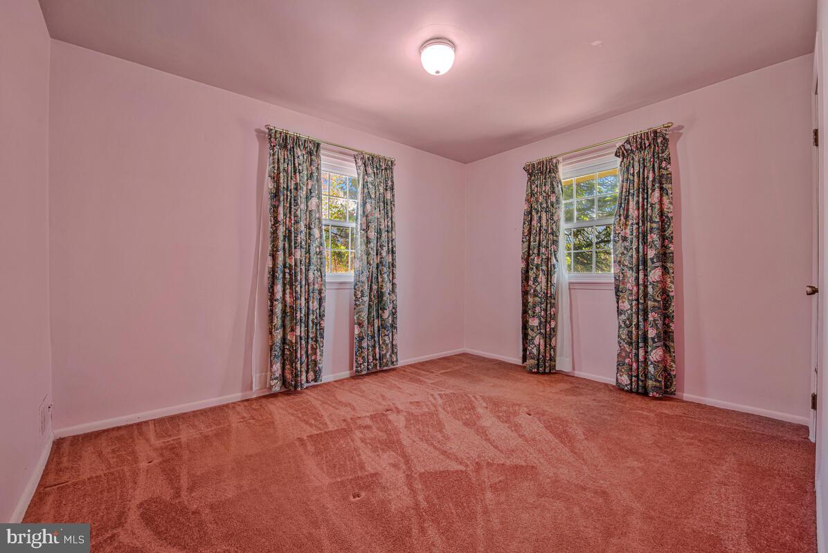 CALVERTON - Residential