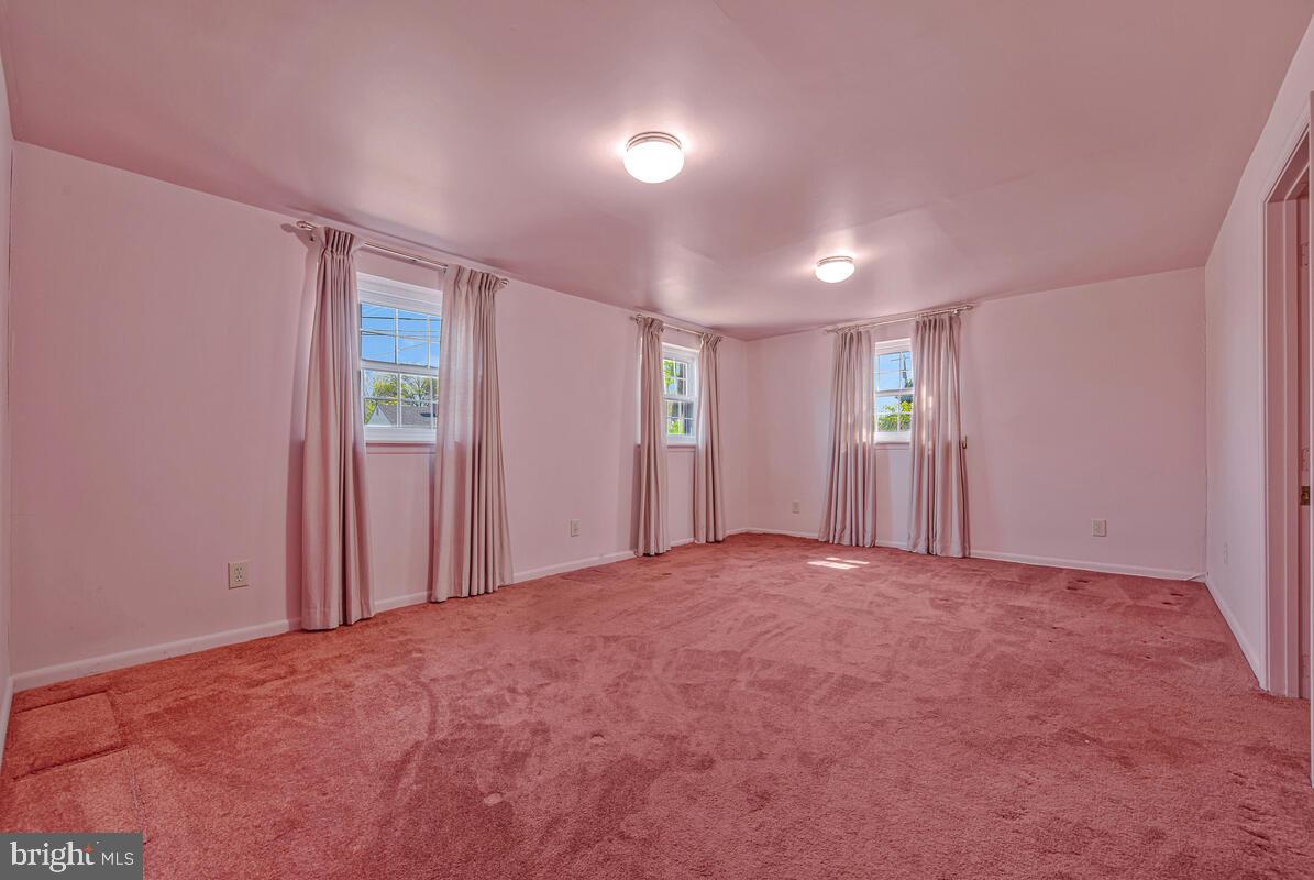 CALVERTON - Residential