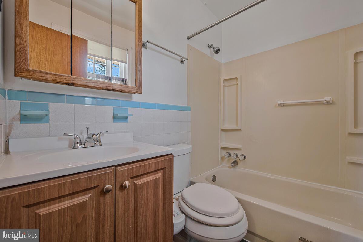 CALVERTON - Residential