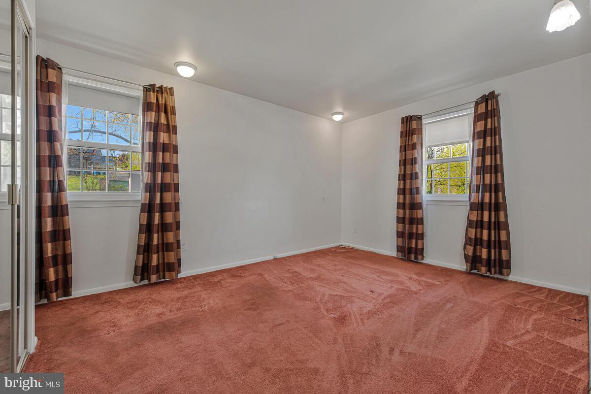 CALVERTON - Residential