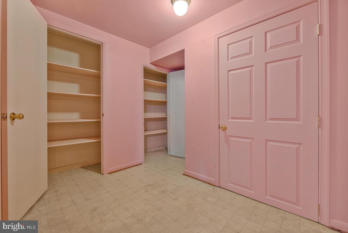 CALVERTON - Residential