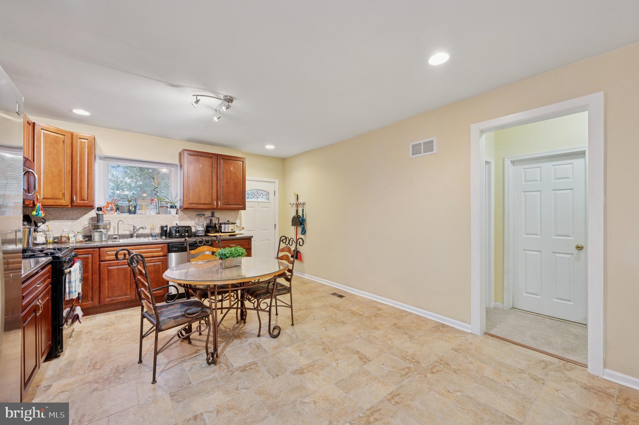 MAYFAIR - Residential