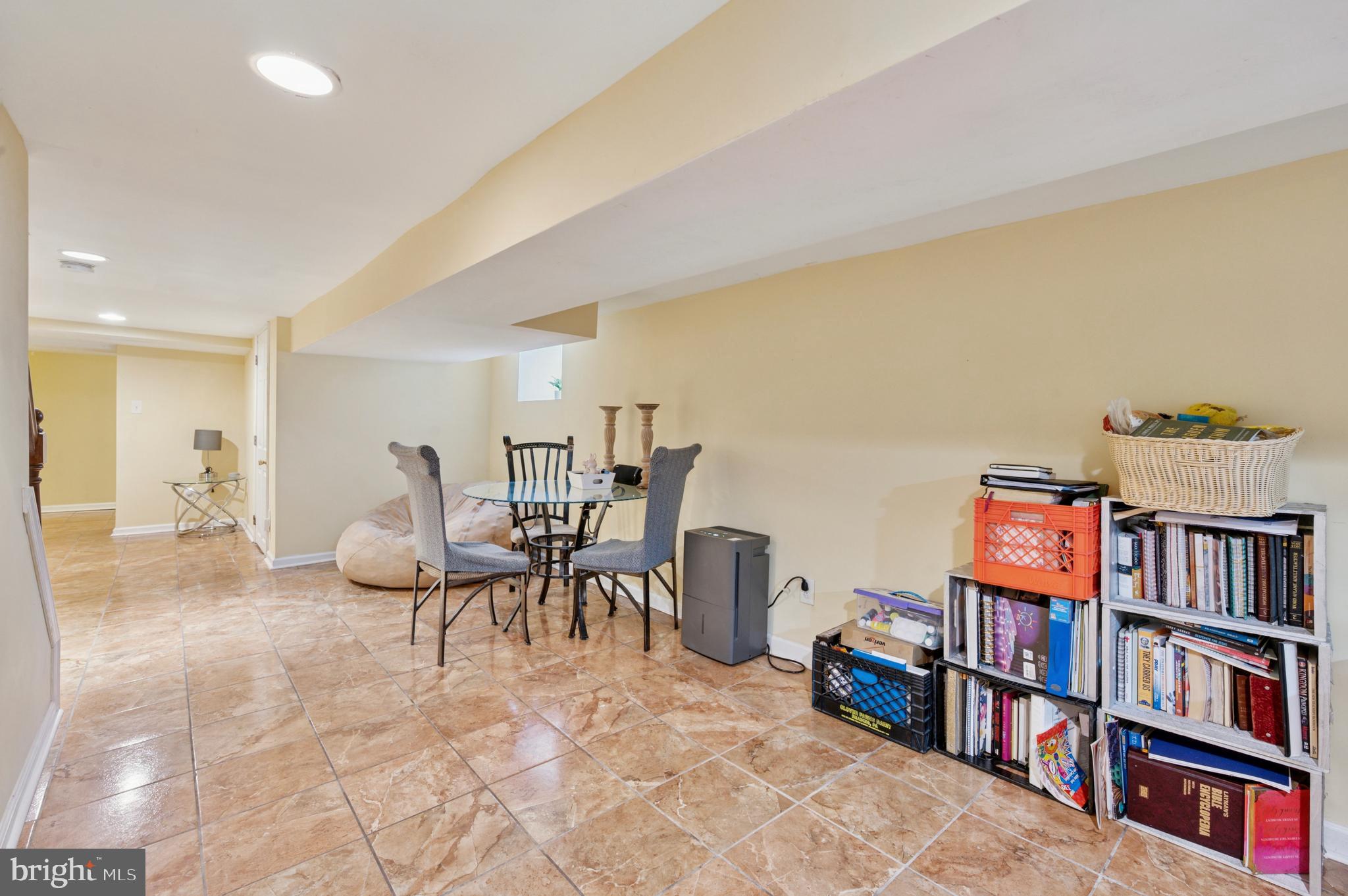 MAYFAIR - Residential