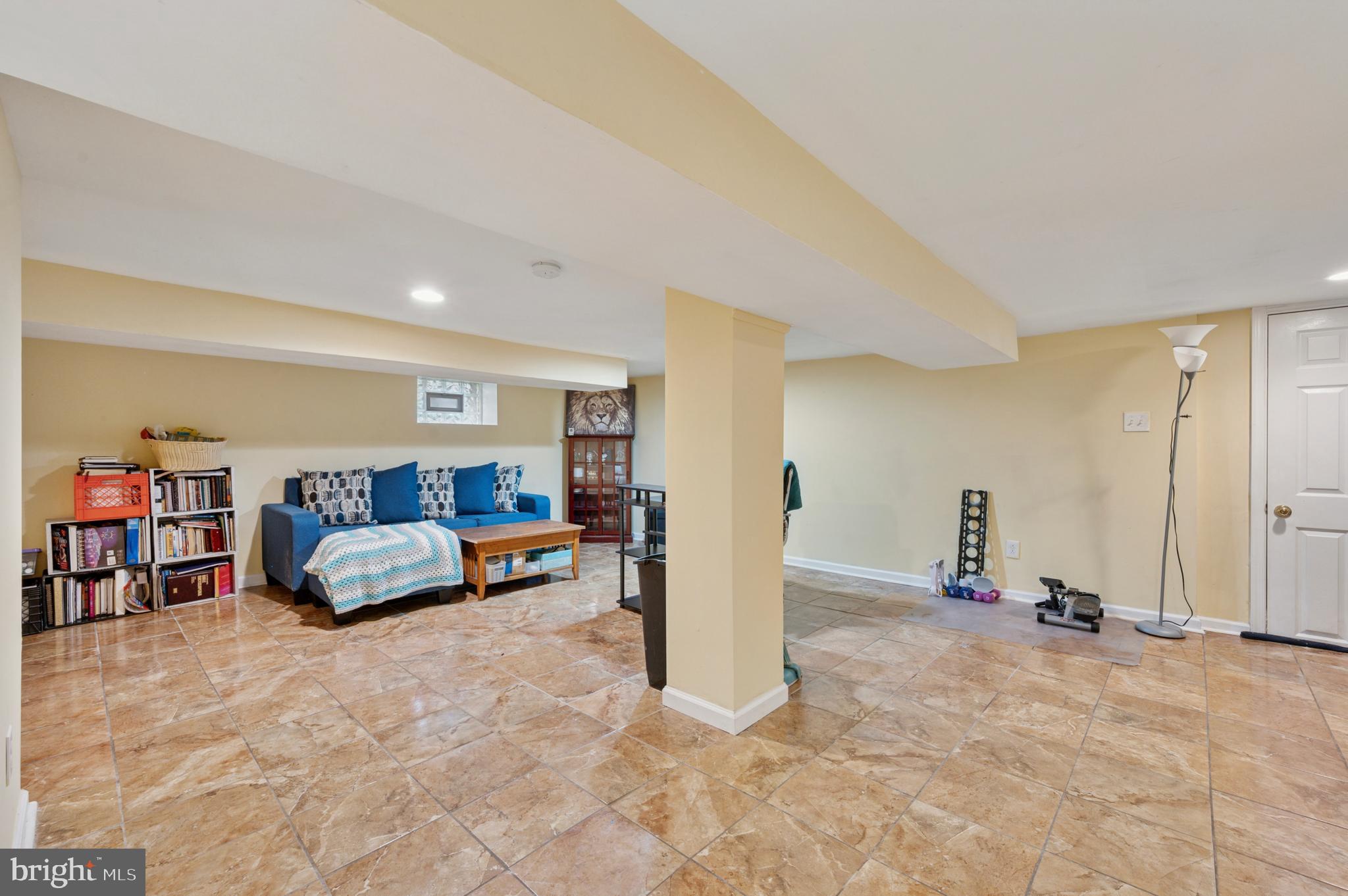 MAYFAIR - Residential