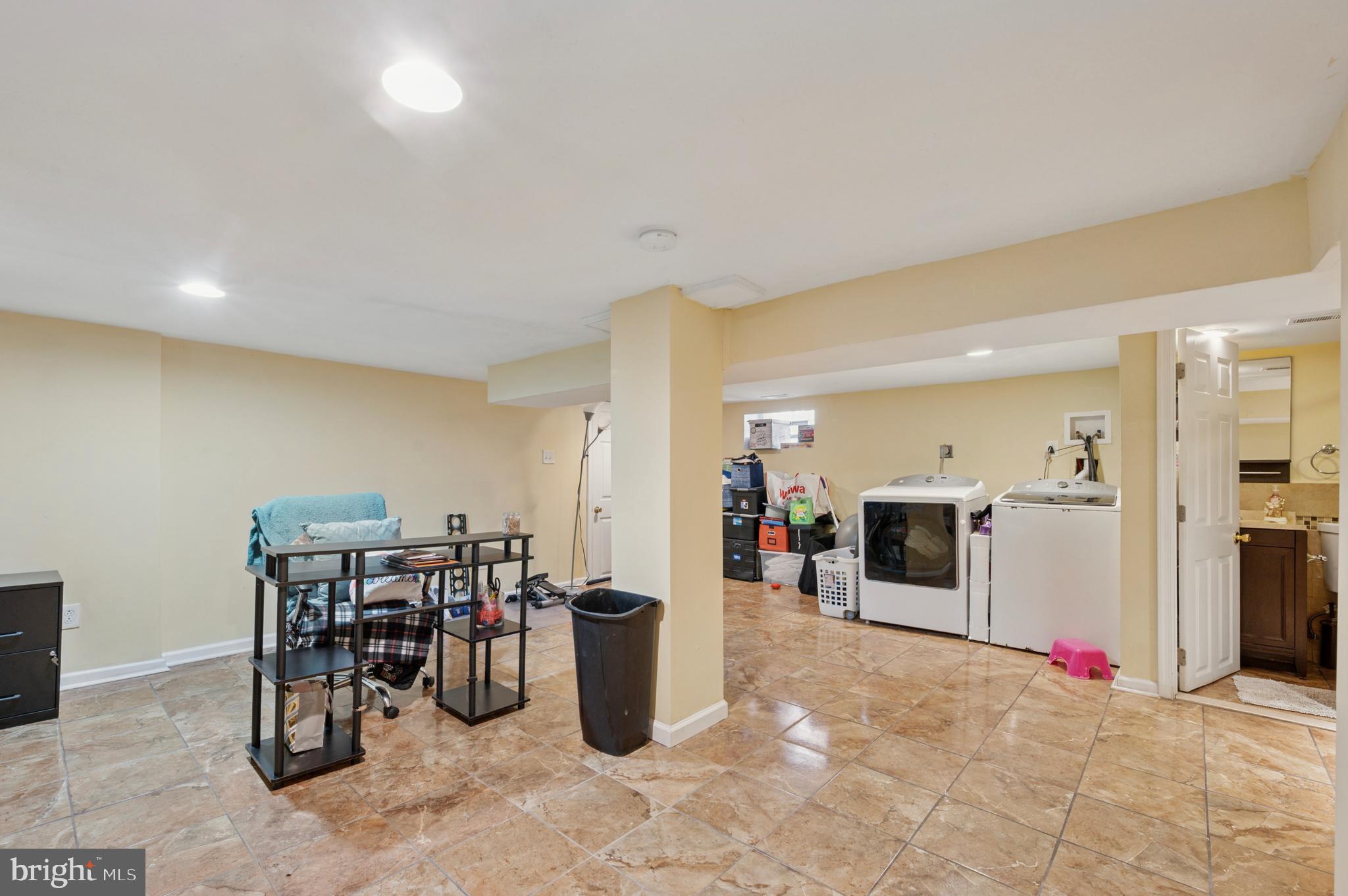 MAYFAIR - Residential