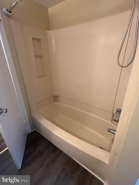 LAUREL BRANCH SUB - Residential Lease