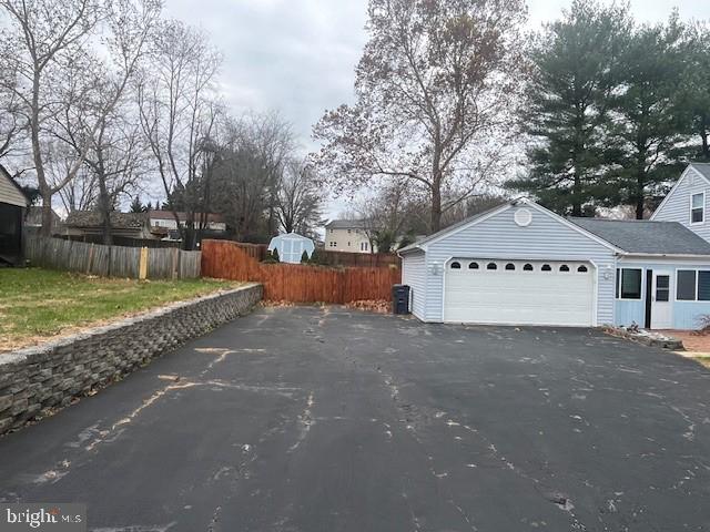 LAUREL BRANCH SUB - Residential Lease