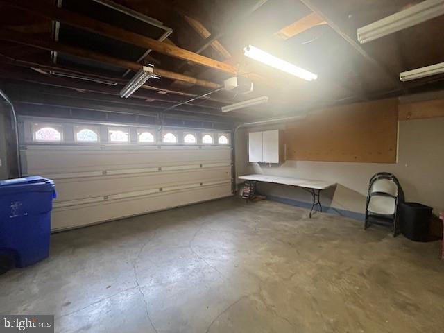 LAUREL BRANCH SUB - Residential Lease