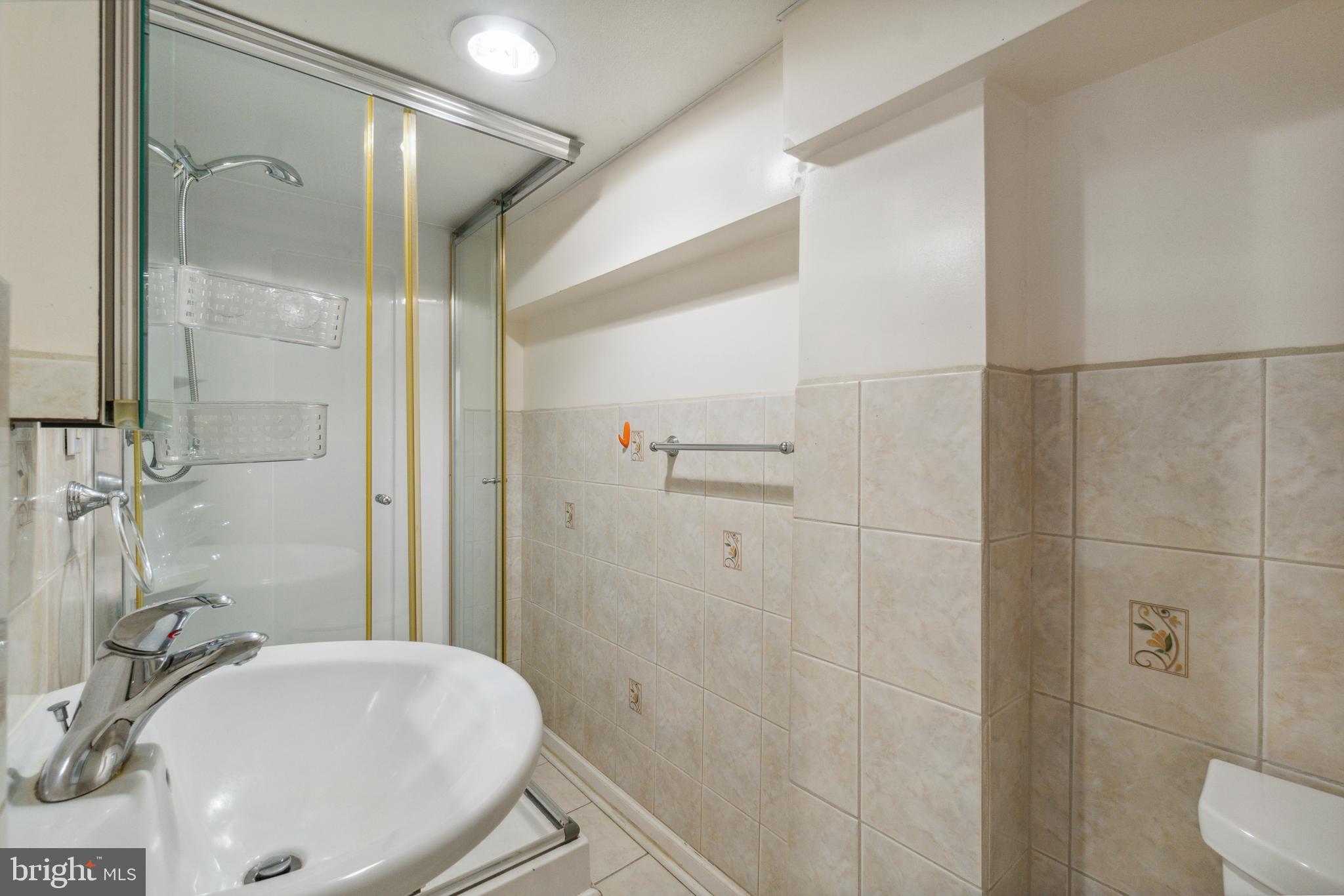 MAIDEN CHOICE VILLAGE - Residential Lease