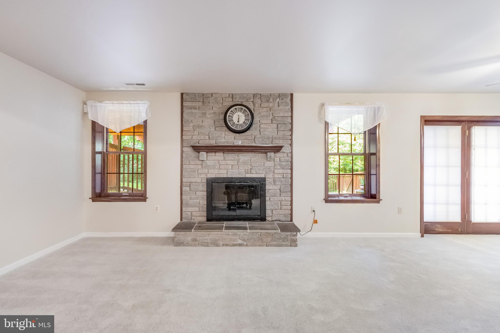 CAERNARVON WOODS - Residential