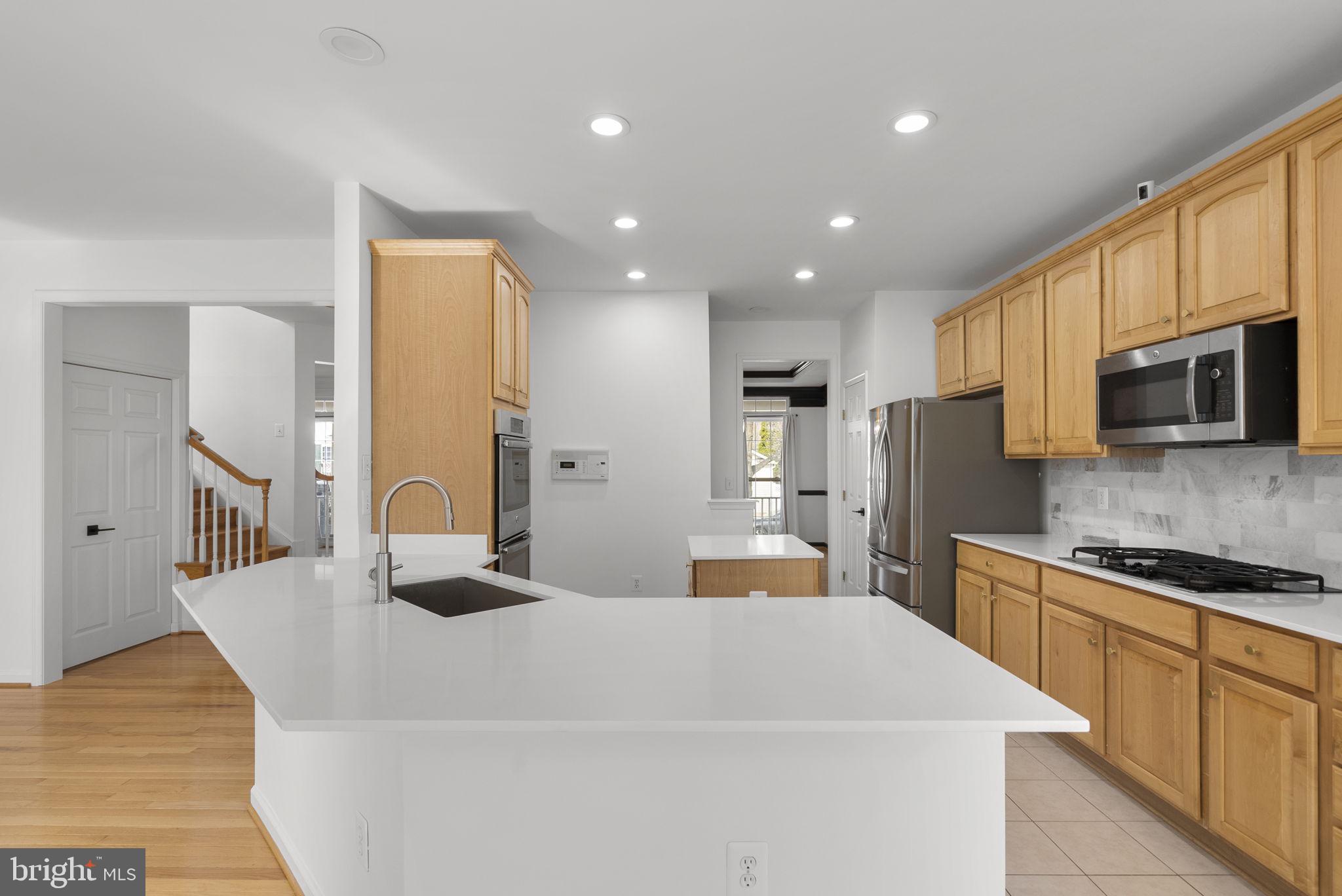 LAKELANDS - Residential