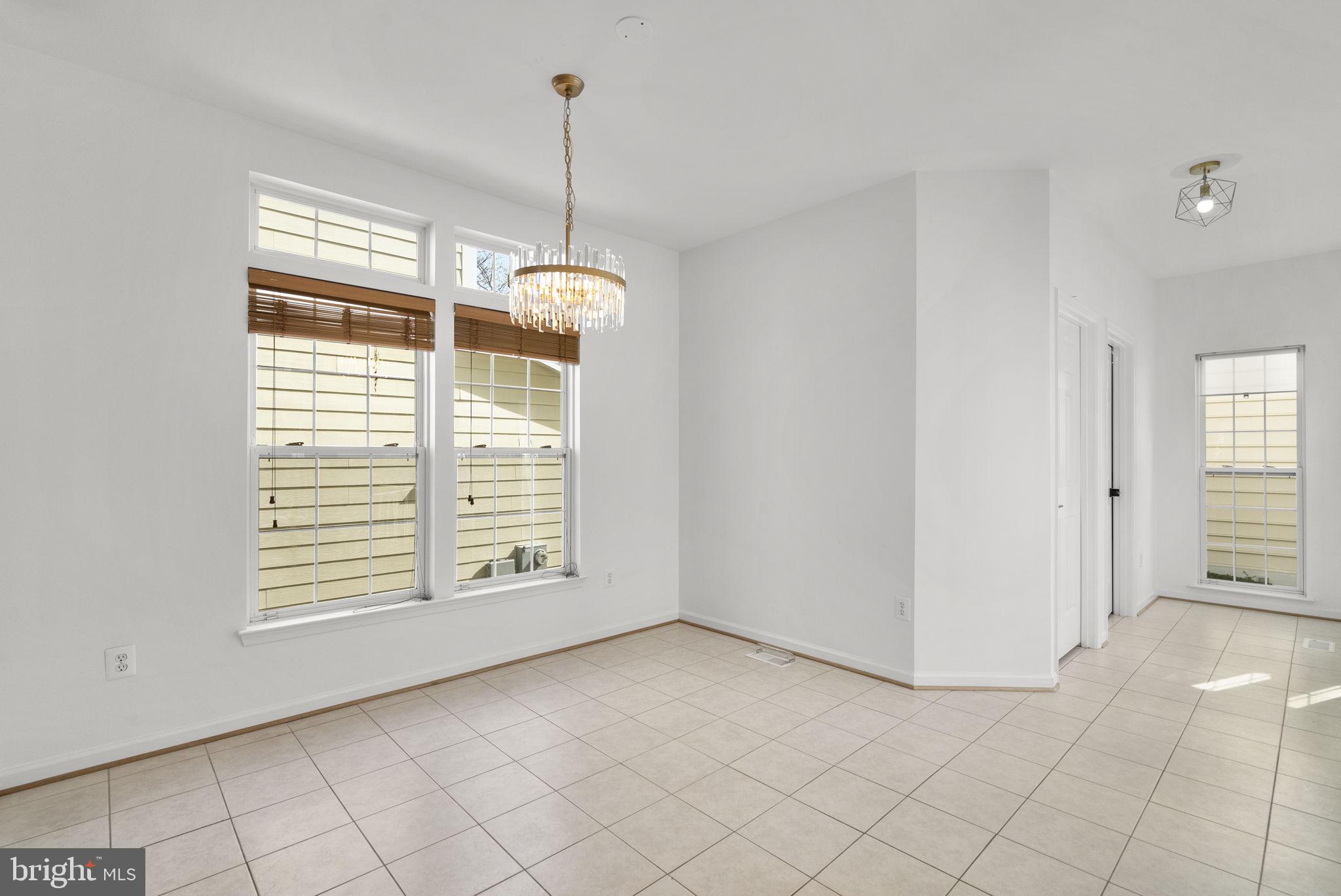 LAKELANDS - Residential