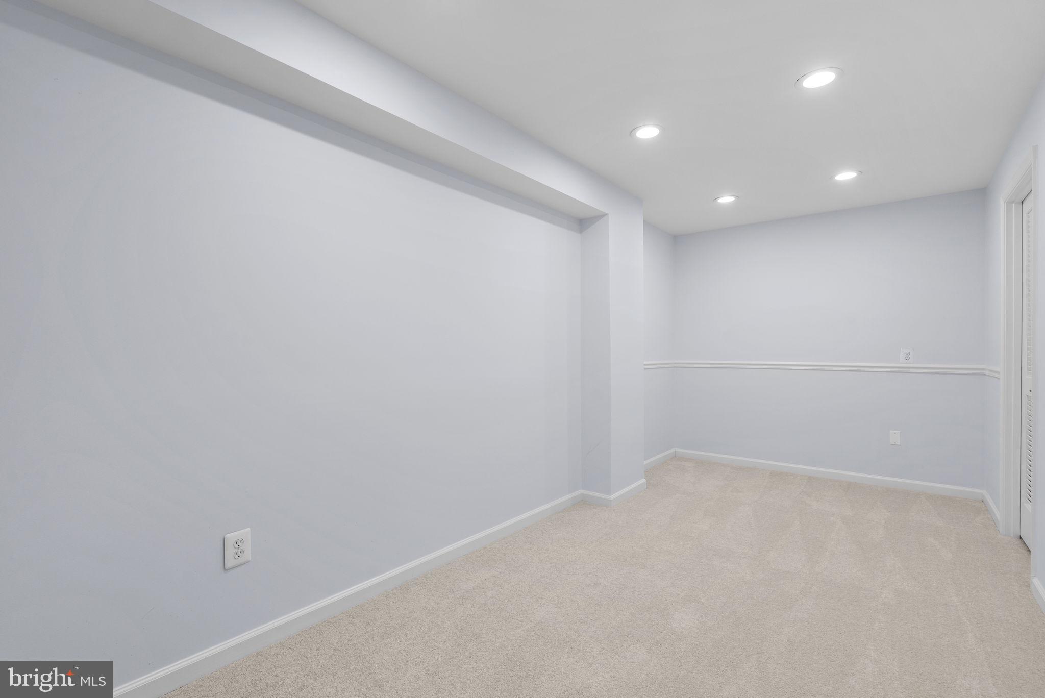 LAKELANDS - Residential