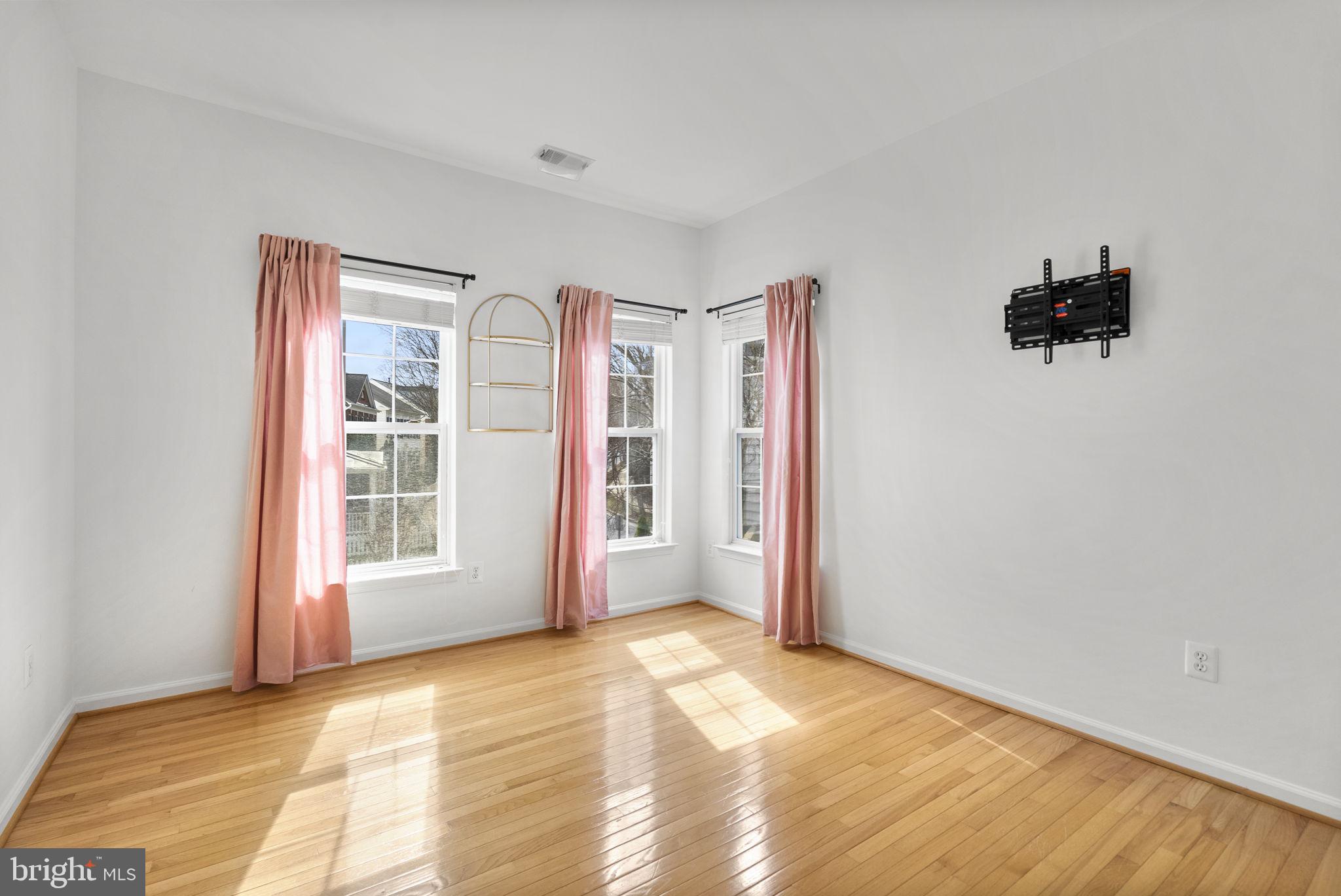 LAKELANDS - Residential