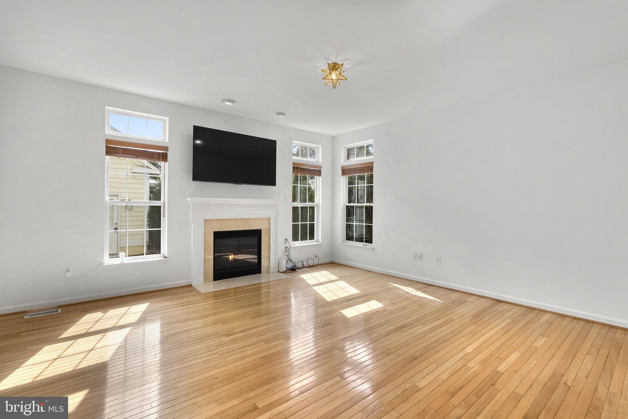 LAKELANDS - Residential