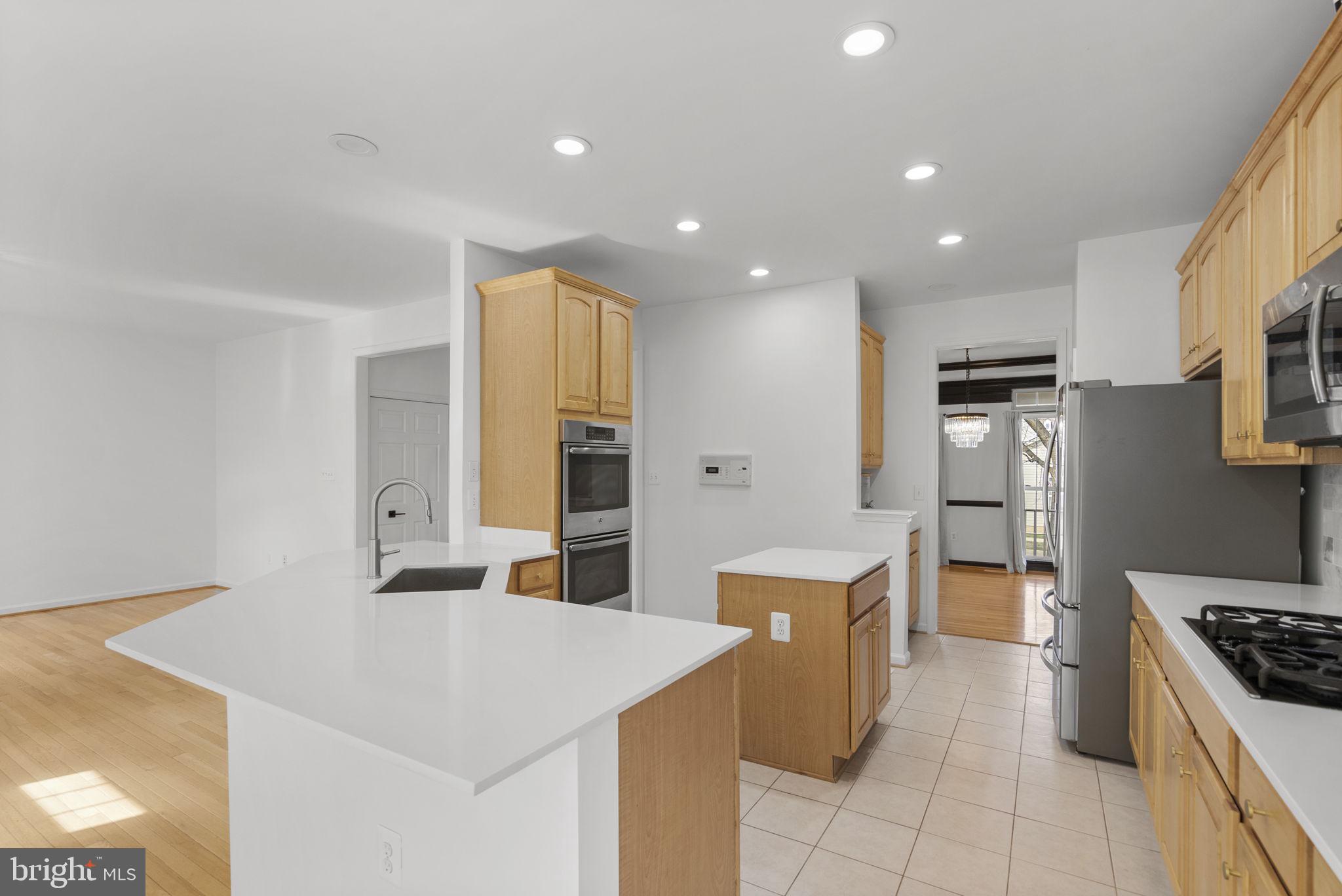 LAKELANDS - Residential