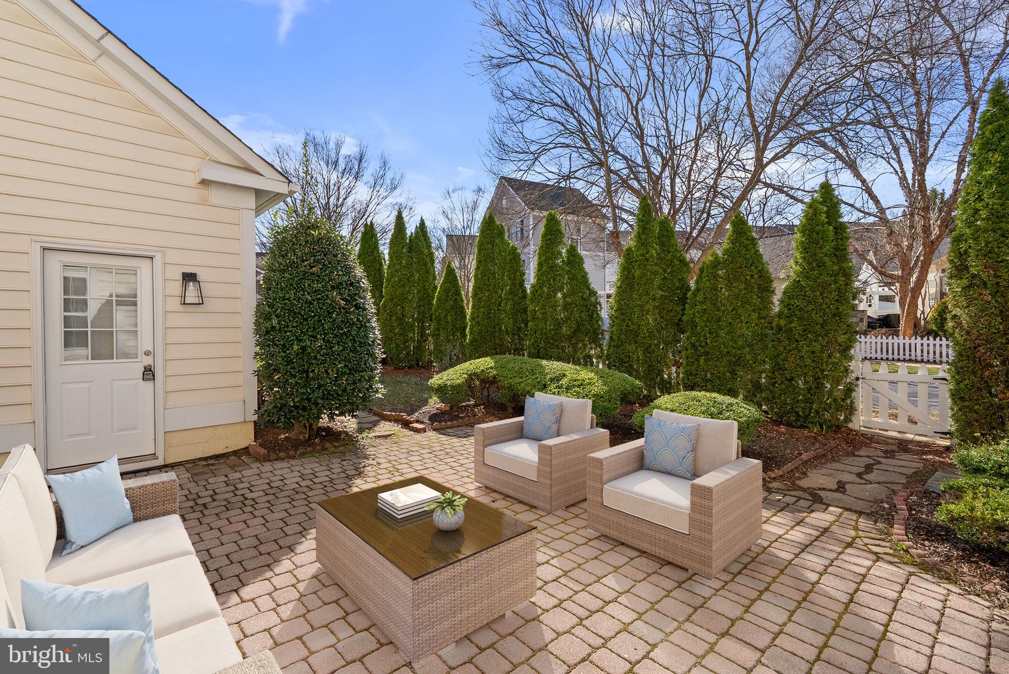 LAKELANDS - Residential