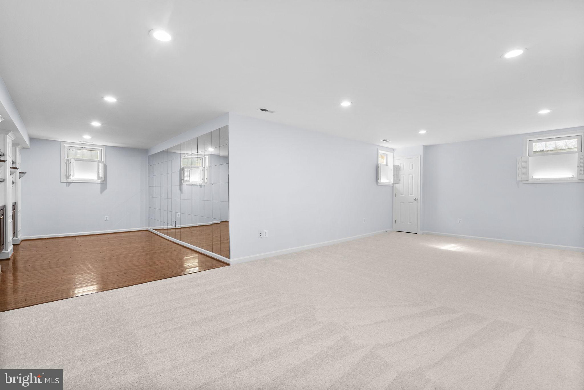 LAKELANDS - Residential