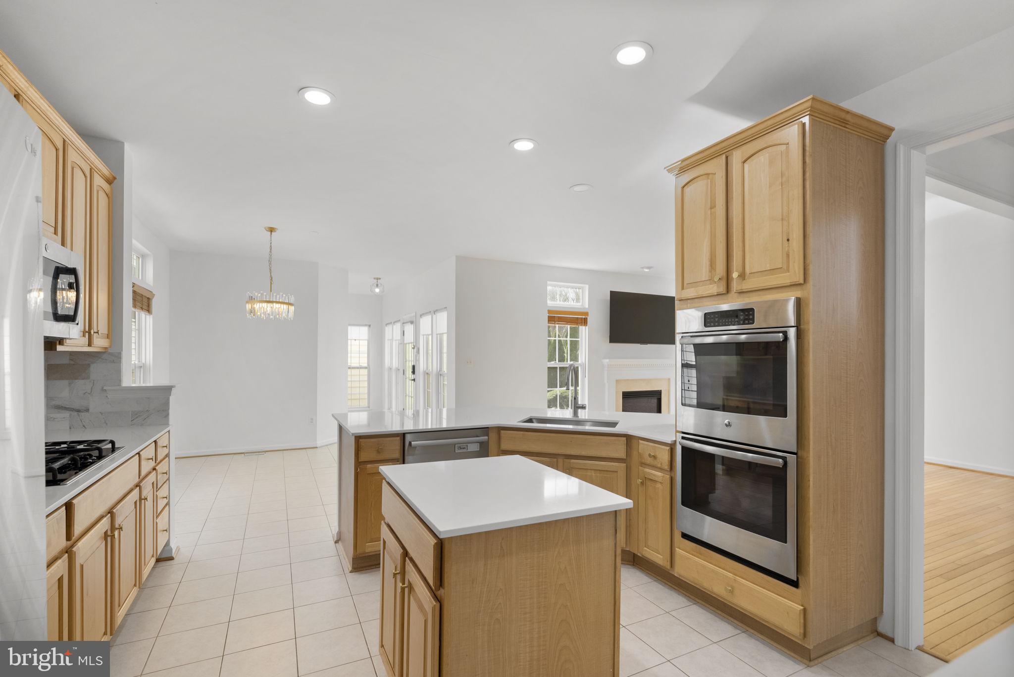 LAKELANDS - Residential