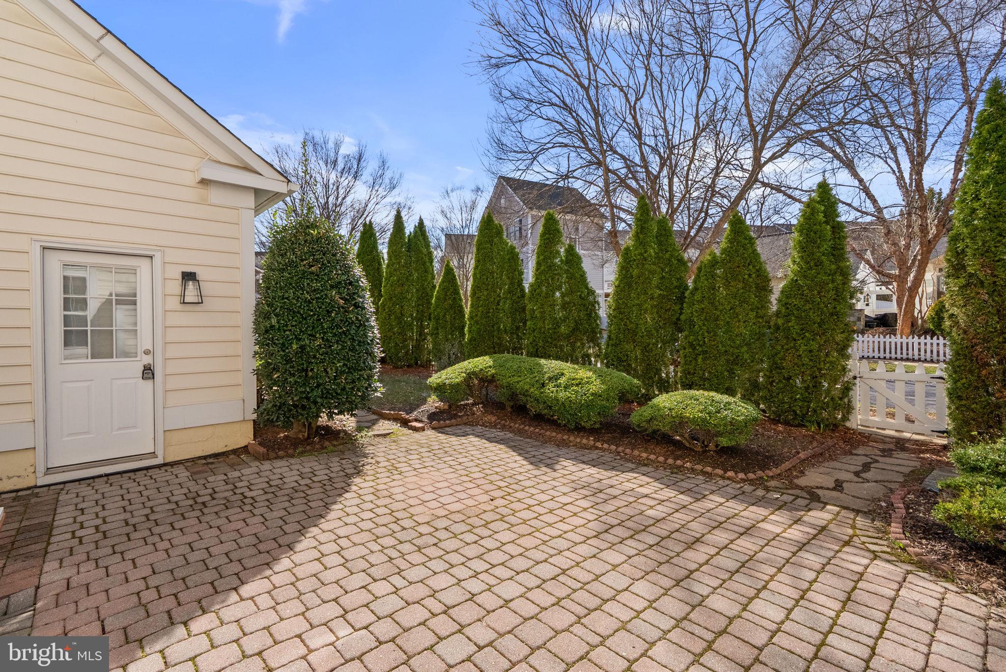 LAKELANDS - Residential