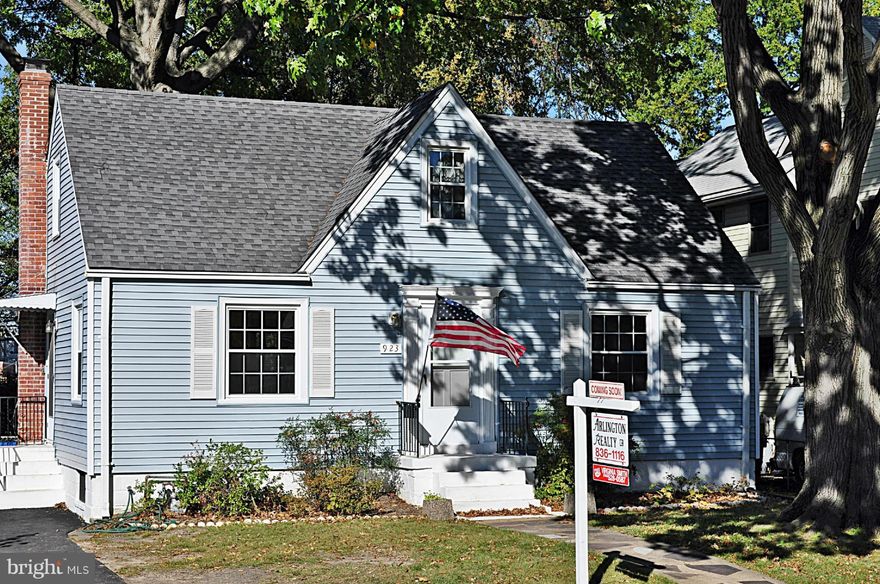 LOCATION - LOCATION. Well maintained Expanded Cape Cod, steps from vibrant Pentagon City (Metro, upscale shops, restaurants, pubs, Harris Teeter, gyms, coffee shops). Newly refinished hardwood floor. Fresh paint. Updated windows. Recent roof. Bumped out 2nd floor with 2br, 1ba. Recreation room in basement with full bath. Large back yard & patio - backs to park. Sold AS-IS.