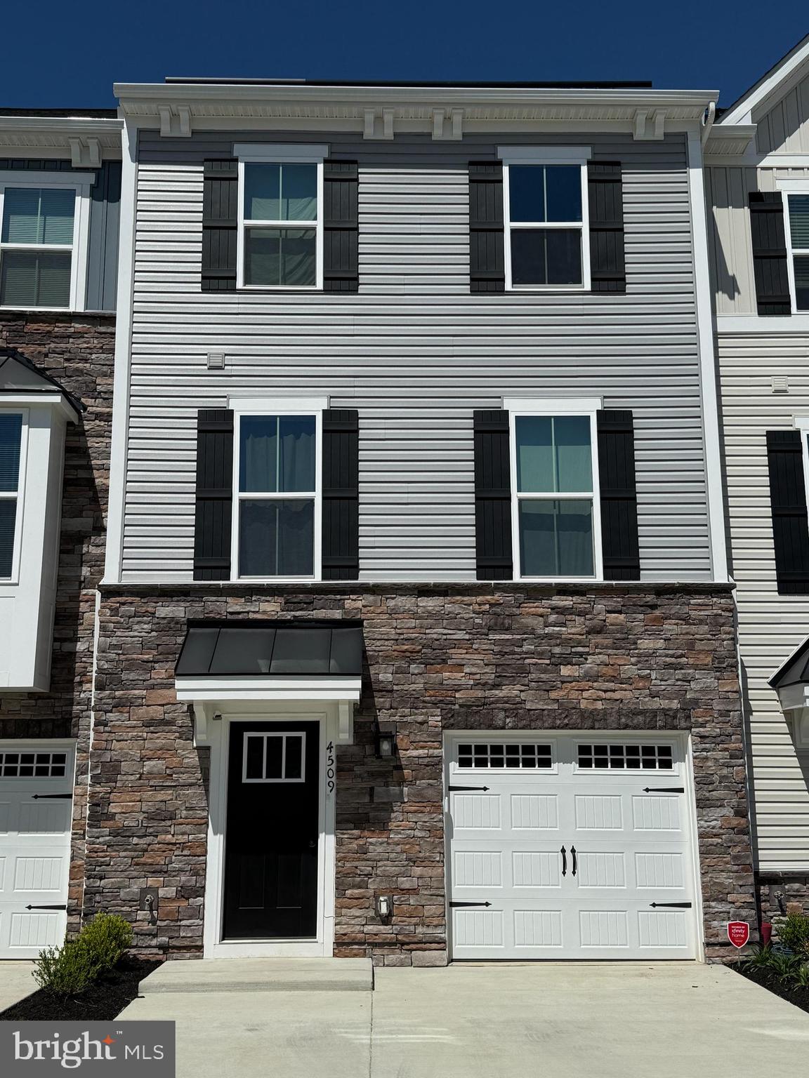 ALEXANDER'S CROSSING - Residential Lease