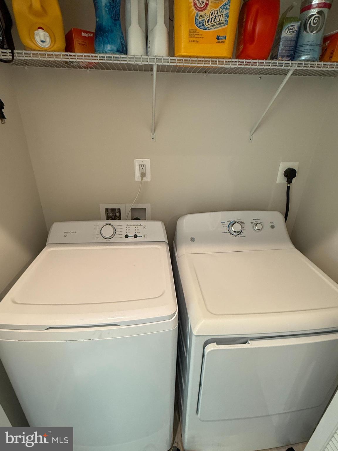 ALEXANDER'S CROSSING - Residential Lease