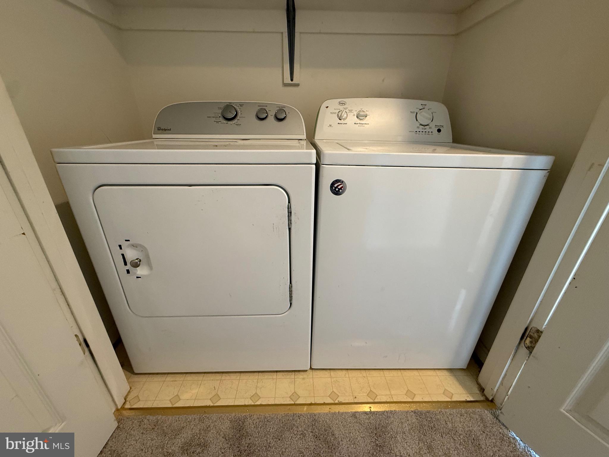 HILLSIDE TERRACE - Residential Lease