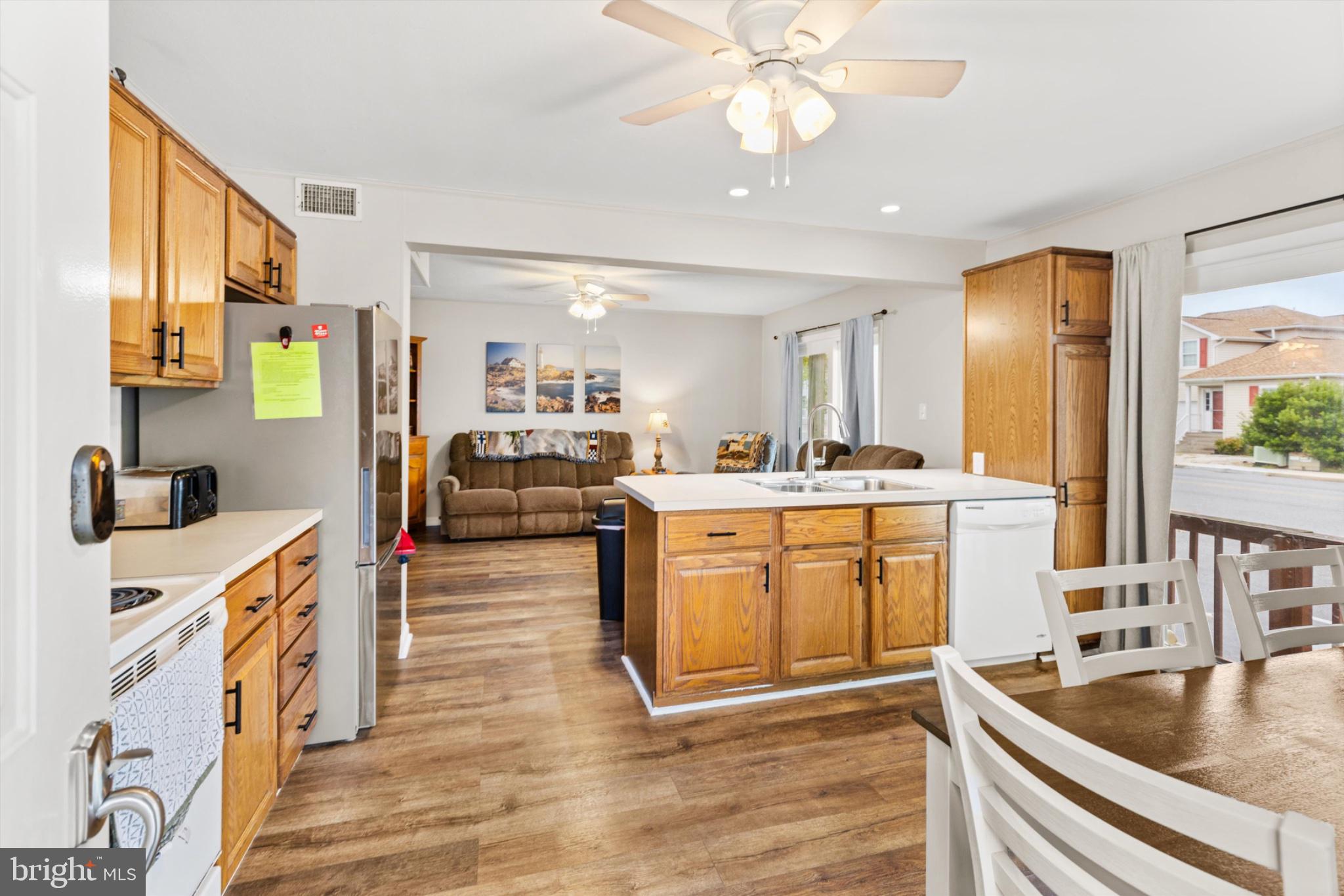 123 JAMESTOWN ROAD A