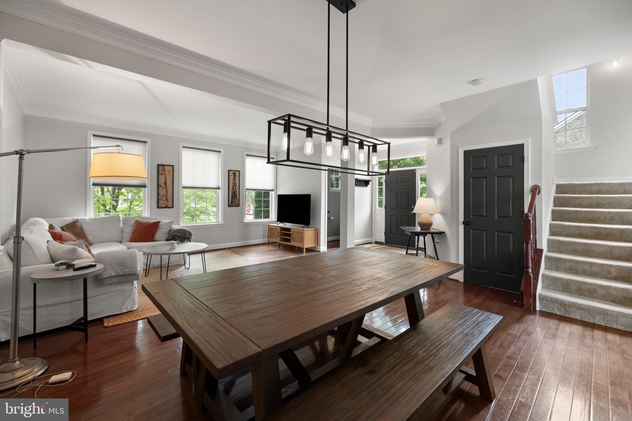 301 OXFORD GLEN COURT