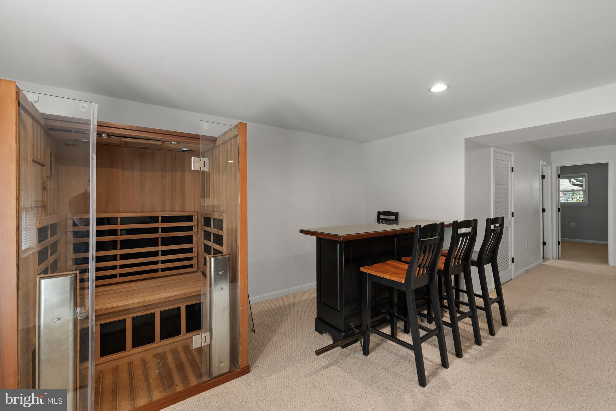 301 OXFORD GLEN COURT
