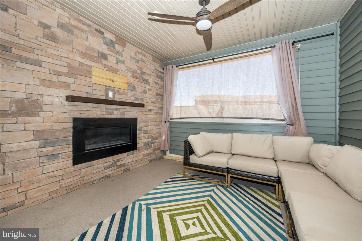 URBANA - Residential Lease