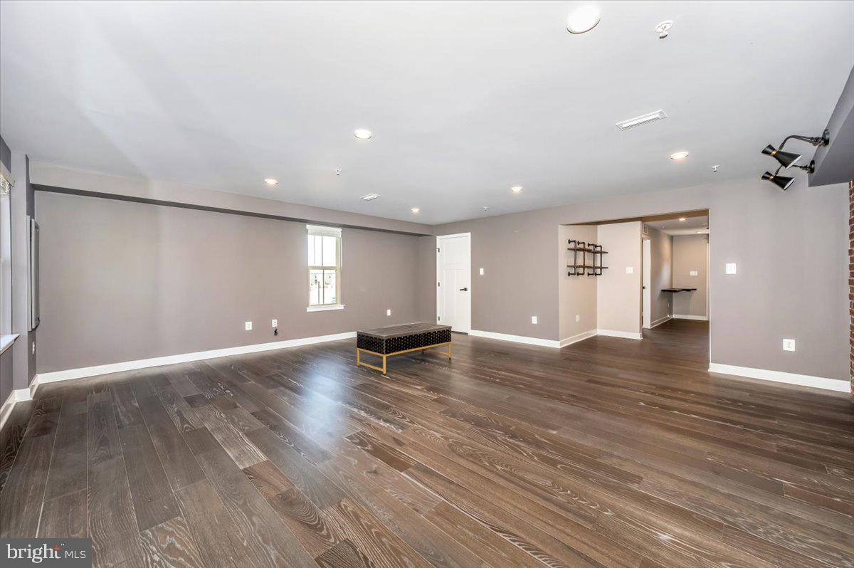 URBANA - Residential Lease