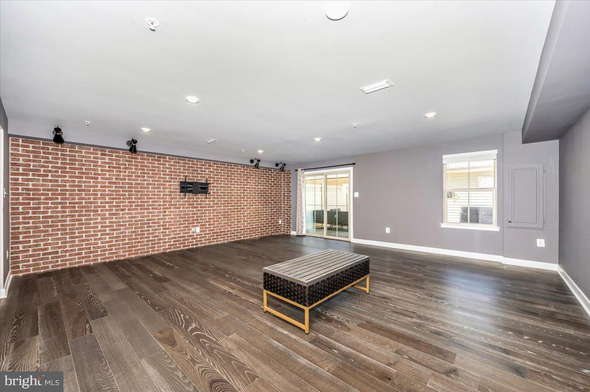 URBANA - Residential Lease