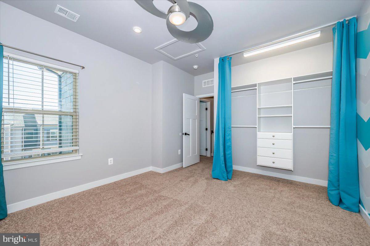 URBANA - Residential Lease