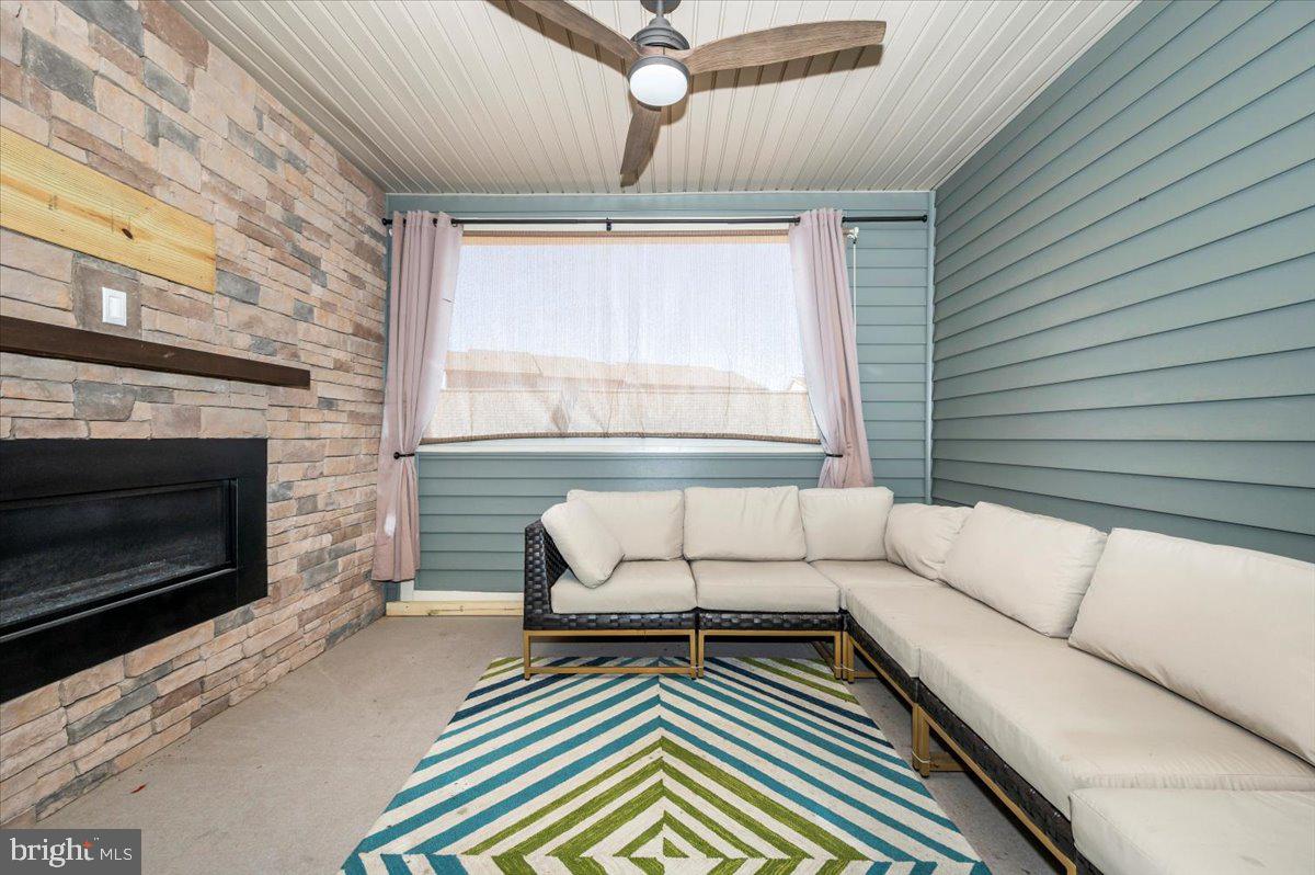 URBANA - Residential Lease