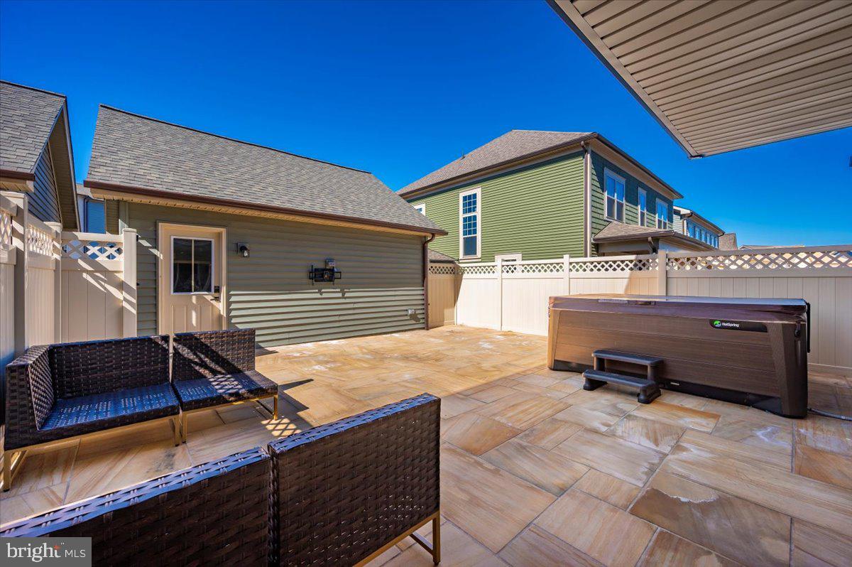 URBANA - Residential Lease