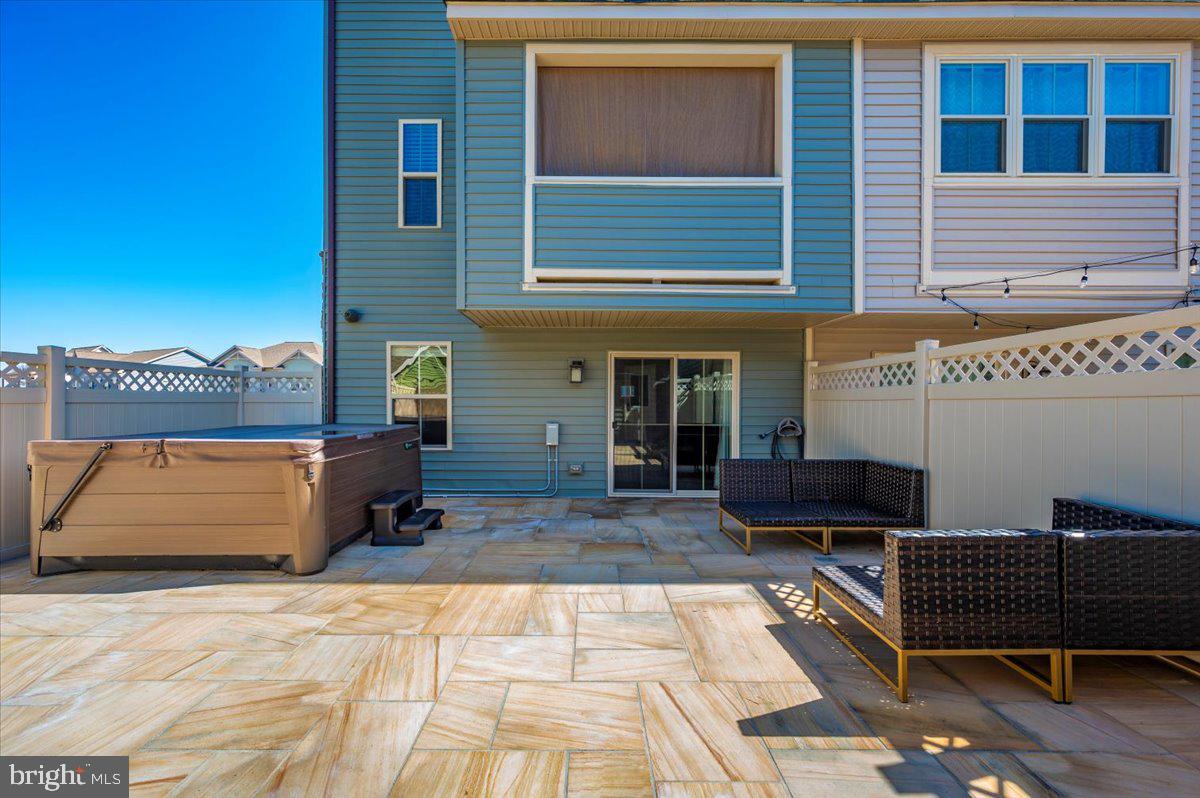 URBANA - Residential Lease