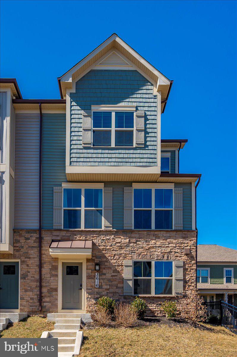 URBANA - Residential Lease