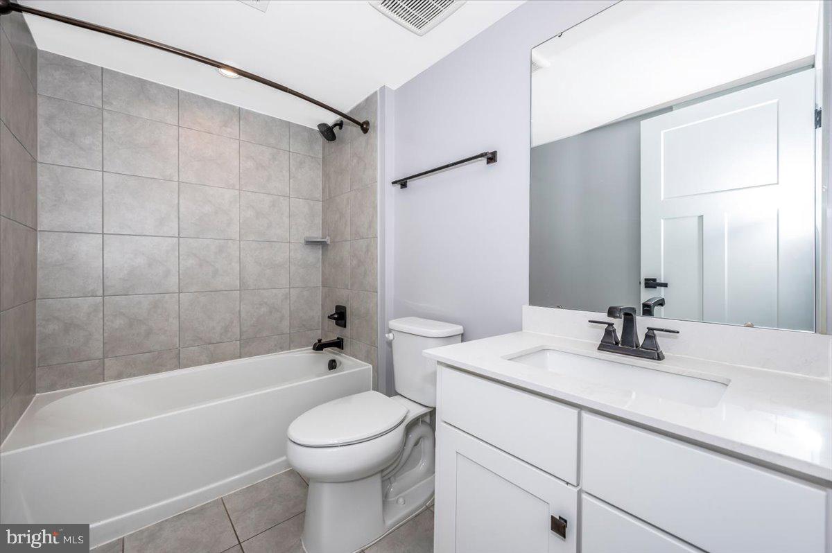 URBANA - Residential Lease