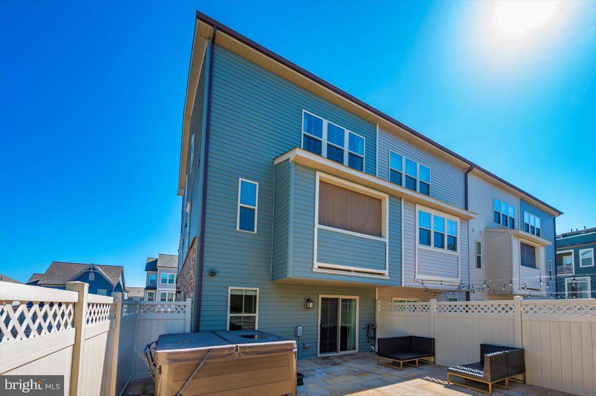 URBANA - Residential Lease