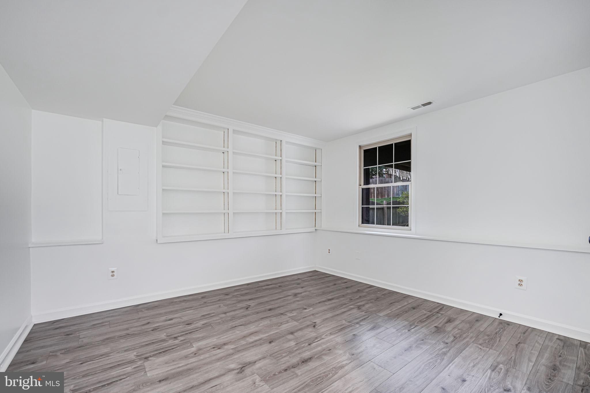 HASTINGS HUNT - Residential