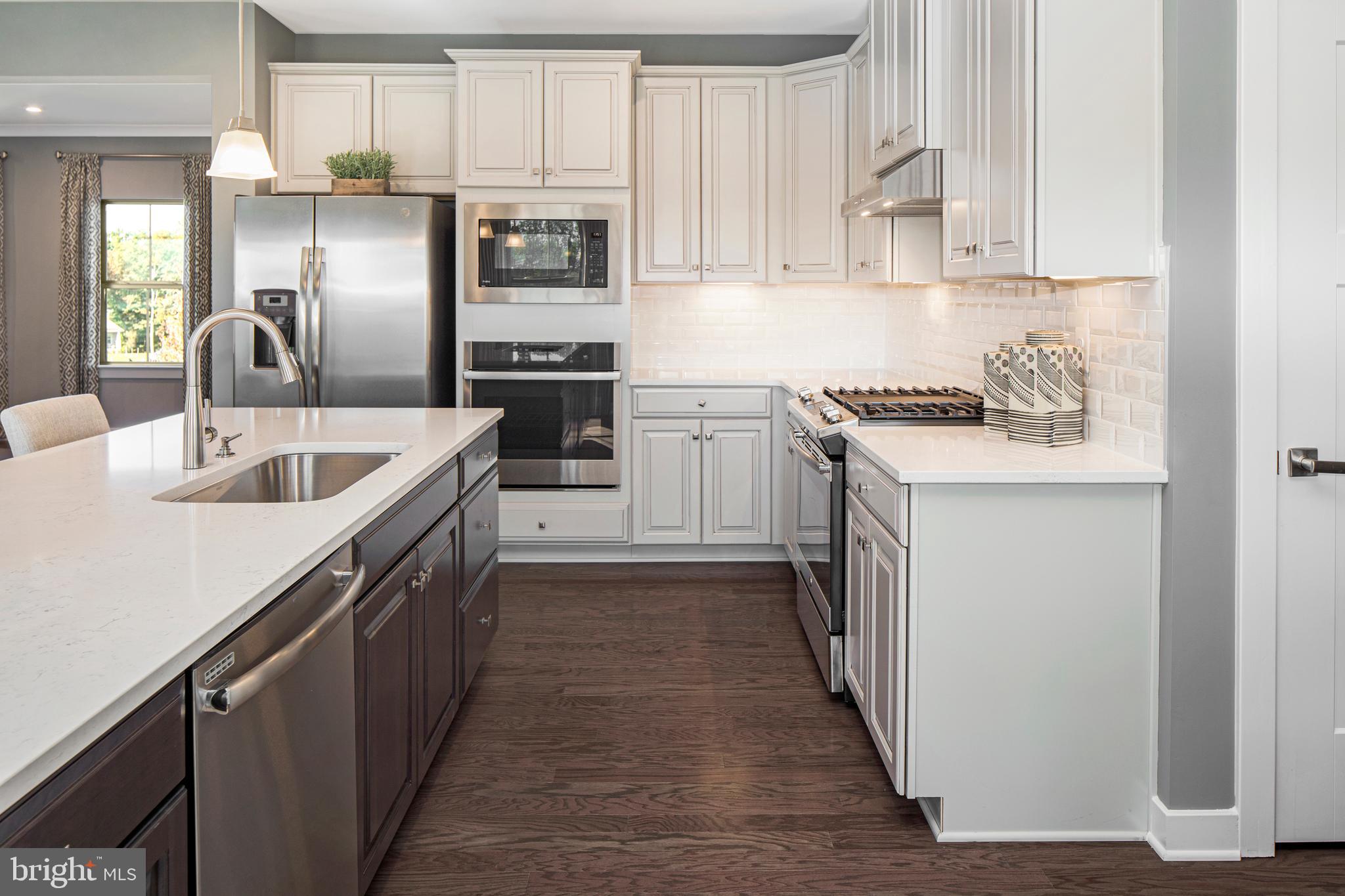 HERITAGE WOODS - Residential